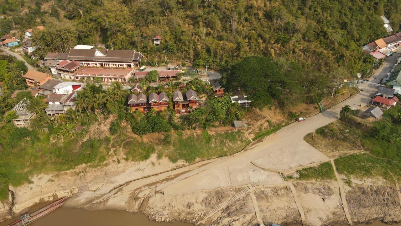 Mekong Riverside Lodge Muang Pakbèng Extérieur photo