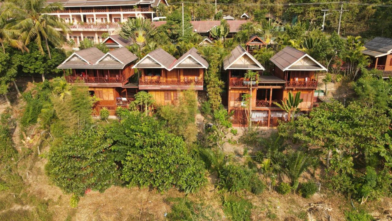 Mekong Riverside Lodge Muang Pakbèng Extérieur photo